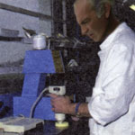 UL2004_Laborantin_insitu